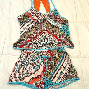 Very nice pajama set, very soft and comfortable.